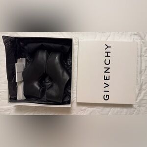 Givenchy Low G Clog – Black Leather- Size 40✨